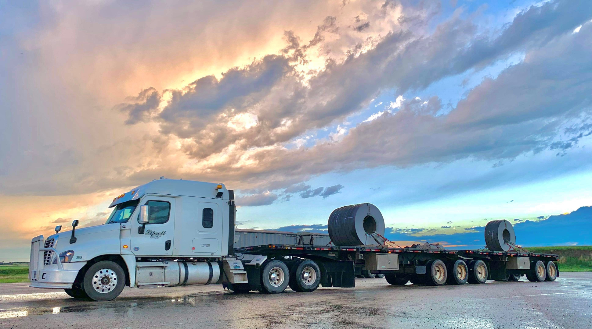 Lipsett Cartage flatdeck at sunset